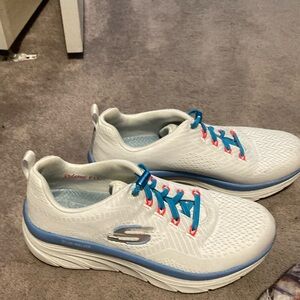 Skechers sneakers